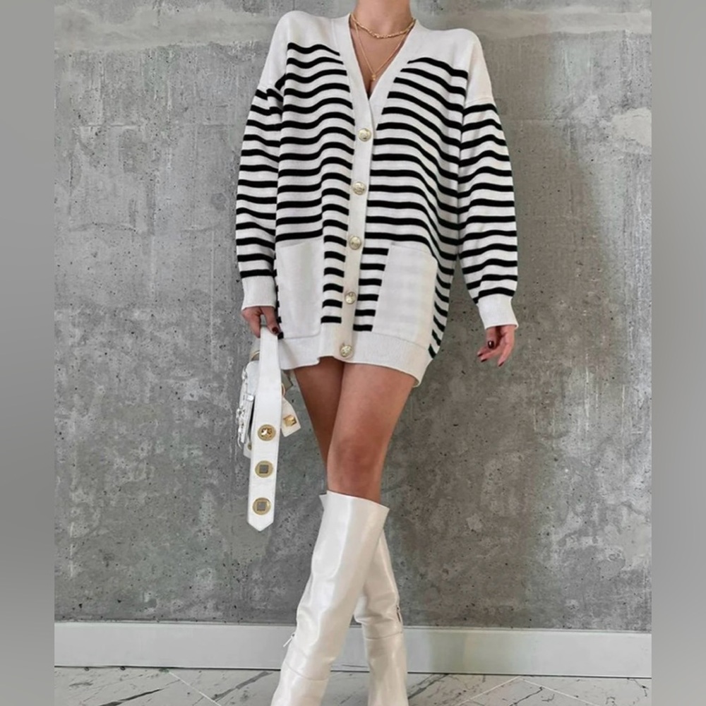 NWT STRIPE OVERSIZED CARDIGAN - Picture 1 of 4
